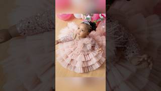 This Baby Girls Birthday Outfit and PhotoShoot Ideas are so Lovely