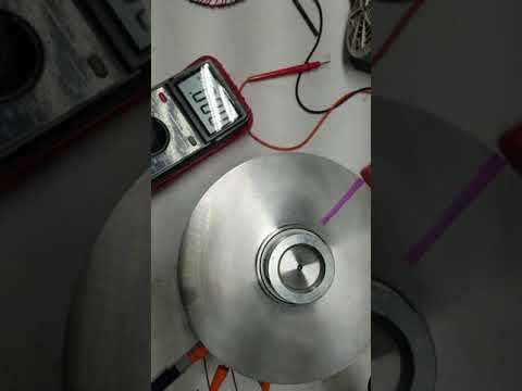 Axial flux BLDC motor, testing back EMF. Details in the description.