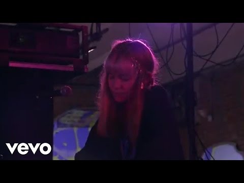 Grimes - Oblivion (Fader Fort by FIAT 2011)