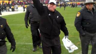Brian Kelly Waves Goodbye To UC Fans In Pittsburgh