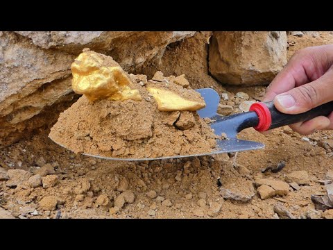 Gold Rush! Searching for Gold Nuggets at Mountain worth Million $$