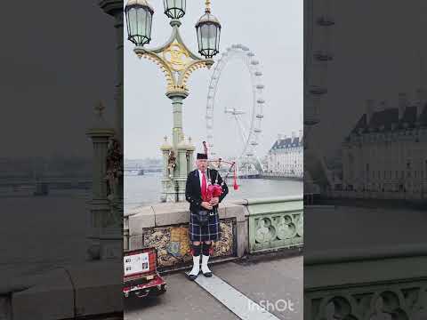 Yellow #coldplay #londoneye #buckinghampalace