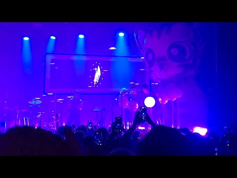 Porter Robinson (Live) - Goodbye to a World (SMILE :D Tour) @ Melkweg Amsterdam