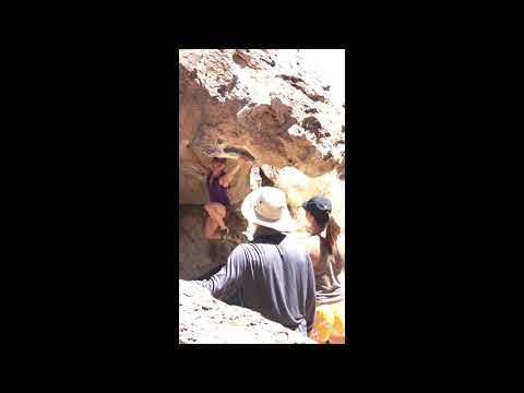 Short Lady Beta: Bishop - Happy Boulders - Monkey Hang V3