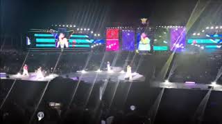 Hwimin singing along at the H.O.T. concert