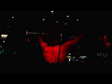 Ausrasten zu Len Faki (Grace Thompson @ Kit Kat Club)