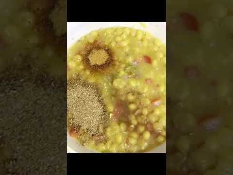 Chole kulche #CholeKulche #IndianStreetFood #IndianFood #SpicyFood #Foodie #Delicious #FoodVlog