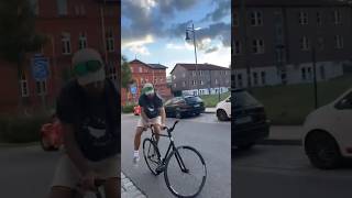 Fixed Gear - Back Slide 🔥 #race #cycling #bikechain #bike #fixiegear #brakeless #fixedgearbike