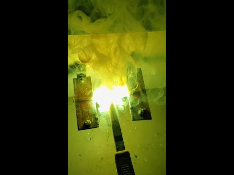 what happens when you put 1000 amps through a galvanized nail?