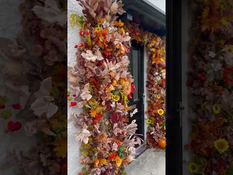 Autumn door decor, autumn doorway installation, halloween #flowers  #autumndecor