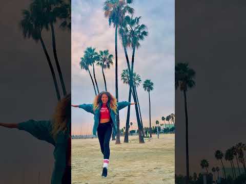 пиши НАЗВАНИЕ ПРИЛОЖЕНИЯ👇write the APPLICATION NAME👇 #творчество #art #нейросеть #ИИ #AI