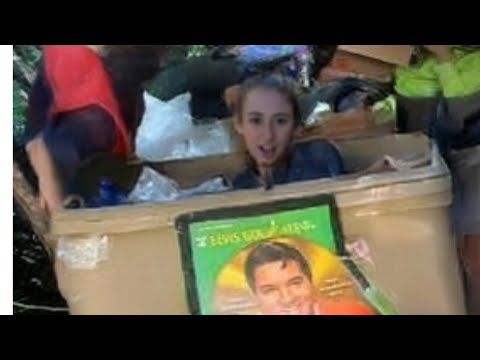 #Dumpsterdiving Elvis Presley records 📷 and much more #dumpsterdivers  #trashfinds #trashpanda