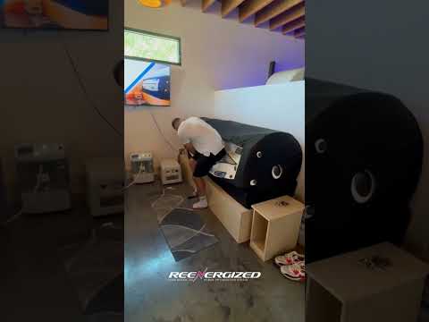 Pro Boxer Elias Espadas Recovers with Hyperbaric Oxygen & Cold Plunge at ReEnergized