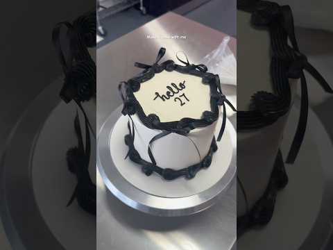 Cake decorating tutorial #cake #cakes #cakedecorating #cakedesign #caketutorial #cakeoftheday