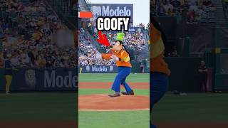 Goofy threw out the “Golden Banana”! #shortsfeed#baseball#bananaball#disney#disneyland