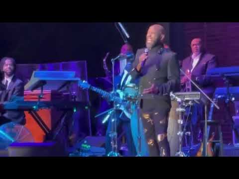 Patti LaBelle and B Slade Sings "Something About the Name Jesus"
