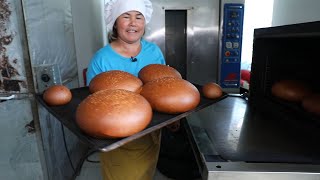Kazakh "baker auntie" in Horgos