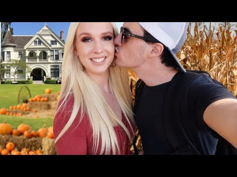 FALL VLOG | 1850's Estate Tour, Corn Picking, Pumpkin Patch 🍂