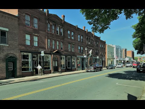 35 years of hanging on Hudson Main Street