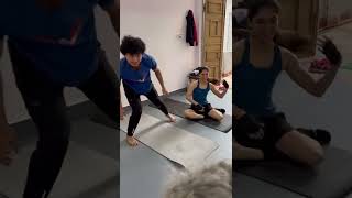 Workout fun #homeworkout #homeworkoutseries #training #trainindia #onlinetraining #offlinetraining