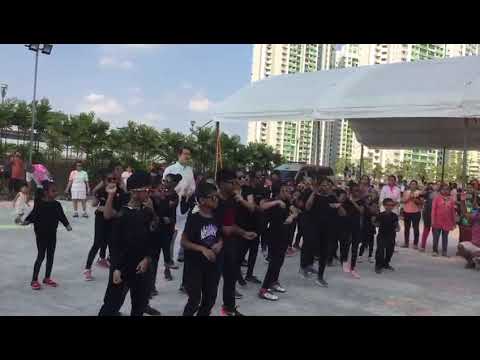 Our students dancing impromptu with Mr.Lam Pin Min, Minister of Health & Transport.