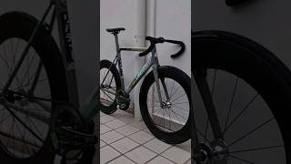 What a set up! #shorts #libertybikeskl #fixedgear #fixie #trackbike #fixedgearbike #dtswiss