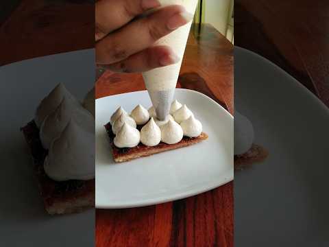 Mille fuille with Vanilla mousselline! #pastry #mousse #vanilla #chef #cheflife #satisfying #shorts