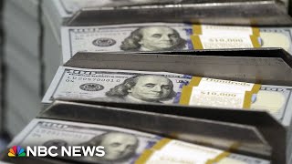 Moody's downgrades U.S. credit rating on increase in government debt