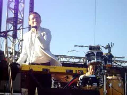 Hot Chip - In The Privacy Of Our Love (Treasure Island Music Festival)