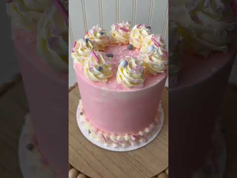Swirls and sprinkles are life. #cakedecorating #cakeshort #shorts #cakeshorts #cake #cakemama