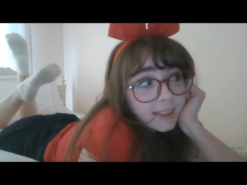 just me dancing in my room ♡
