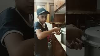 Khana Banaya Husband Ne, Reaction Dekho Wife Ka! 😅👩‍🍳 #ytshorts #funny #comedy #funnyshorts #shorts
