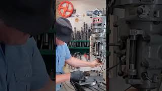 Cutting a Keyway on Manual Milling Machine