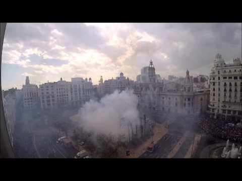 Mascleta from balcony / Tours in Valencia
