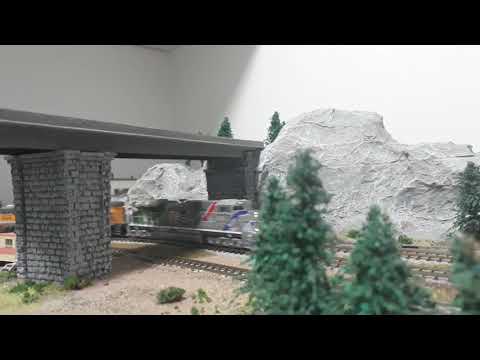 Kato N scale Union Pacific Emd sd70ah (ace)1943 and emd sd70ace 8444 double stack train