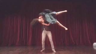 A lift(contemporary dance)