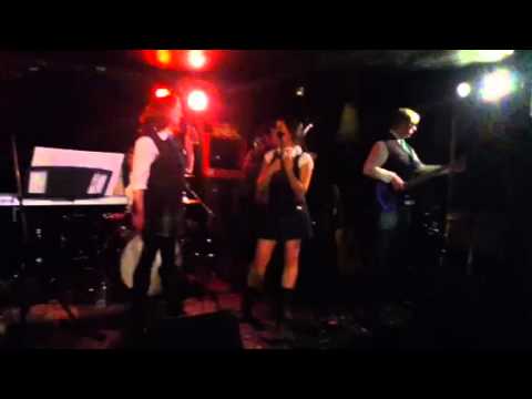 Beyond the Veil - Bella and le Strangers - WEASLEYSTOCK 4.5.12