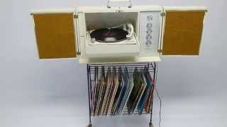 Mid Century Magnavox Stereophonic Suitcase Portable Record Player