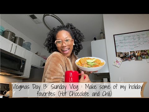 Vlogmas Day 13: Holiday Favorite Snacks and TikTiok Hot Chocolate ! Sorry for a late upload