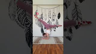 Elbow stand tutorial, don't forget to warm up before doing 😉 #elbowstand #tutorial #gymnastics #yoga