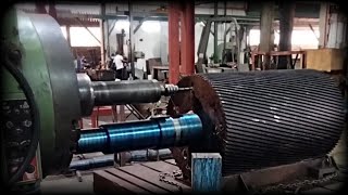 Use Horizontal Boringmachine cast iron rubber roller hole drilling.               #engineeringwork