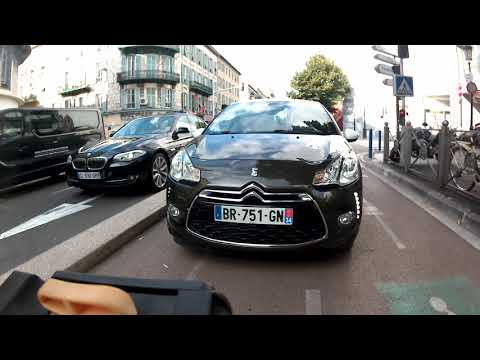 Florilège des chauffards sur la piste cyclable