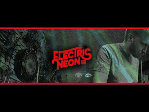 Electric Neon Company | Robbie Cee - How to Bend Neon