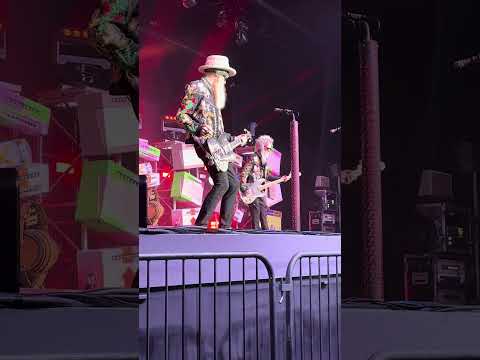 ZZ Top jammin out, Charles Town WV. Nolan L. video credit !   #livemusic #guitarsolos