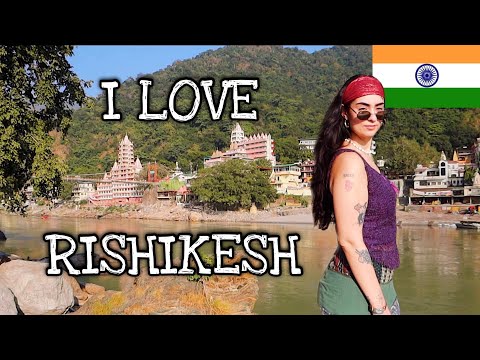 SOLO FEMALE TRAVELER IN INDIA | Exploring Rishikesh 🇮🇳