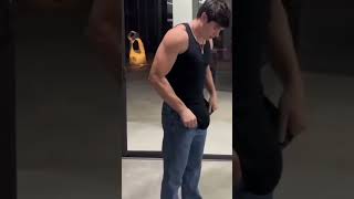 Every detail speaks confidence. 👌 #FashionKing #BoldMoves #TrendingNow