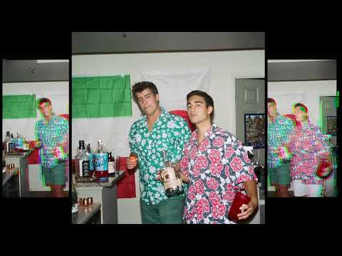 A short glitchy wigglegram montage