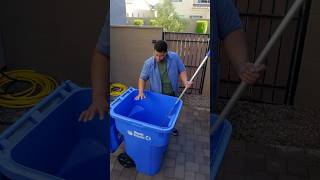 How to clean your smelly garbage can 🗑️ #odor #clean #garbage #problemsolved