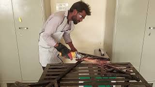 Mere ITI ke trainees ek project per kaam karte huye #ititraining #itiexperiment #iticoursework