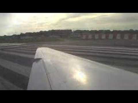 Midwest Airlines - Boeing 717 - Takeoff from New York City La Guardia Airport